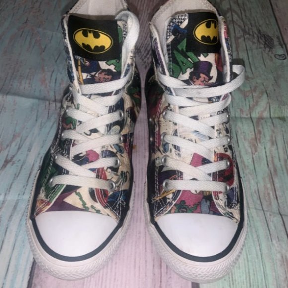 Other - Youth Size 3 Vintage Batman Converse